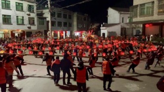 土地与神祇｜灯影里的粗粝与鲜活：在凡岭脚捕捉乡村脉动