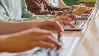 八部门出台新规：明确未成年人用户超千万网络平台认定标准