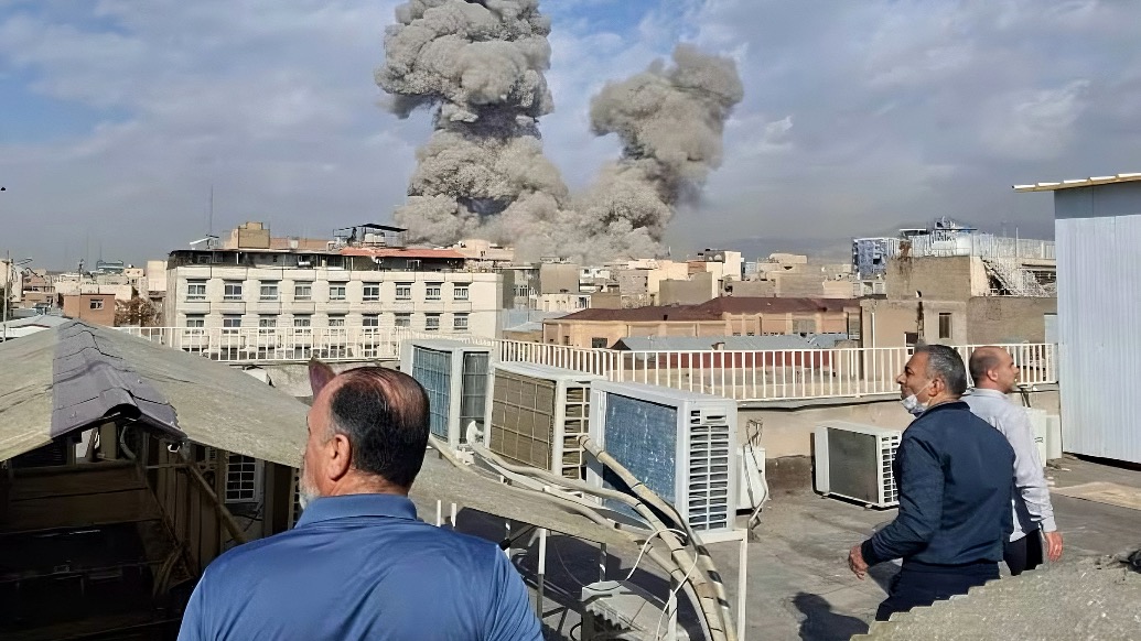 连线伊朗丨美以突袭,在伊中国人紧急发声:车辆拥堵!担心走不了