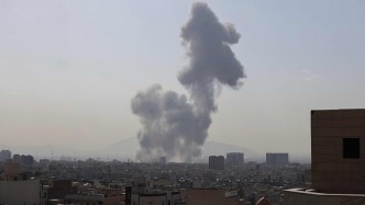 美媒称伊朗防长等约40名伊朗官员在袭击中死亡