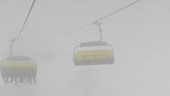 旅客反映缆车停电坐着挨冻，河北张家口云顶滑雪公园景区致歉：将补偿一张雪票