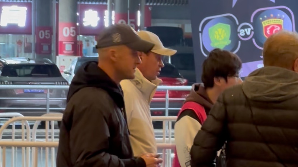 超级杯海港对阵国安,申花主帅斯卢茨基也来观战