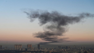 据称伊朗首次使用“法塔赫-2”导弹袭击美军基地
