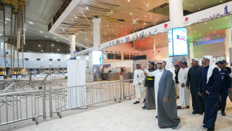 大量旅客滯留中東機(jī)場(chǎng)，原油運(yùn)輸遭重創(chuàng)！美伊戰(zhàn)事波及多國(guó)