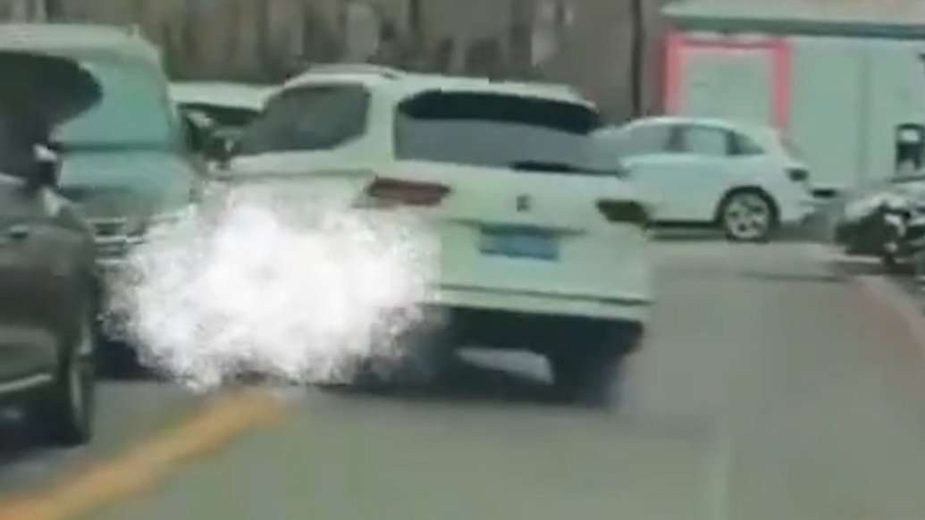 天津交警：女子在寫字樓停車場駕車致1人受傷4車受損，排除酒駕
