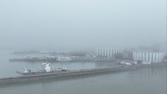 福建沿海大雾：多个港口交通管制，51条客渡运航线停航