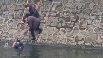 男子带病下水救人，他说那一刻只想赶紧把人救上来