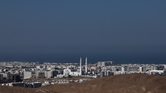 阿曼沿海油轮遇袭，中使馆提醒当地中国公民加强安全防范