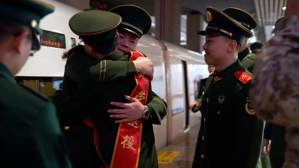 轉(zhuǎn)身亦是出征,武警江西總隊(duì)春季退役士兵返鄉(xiāng)