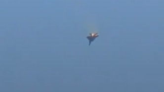 “多架美军战机坠毁”，飞行员生还被塞汽车后备箱