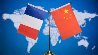 王毅同法国外长通电话：希望法方同中方一道推动局势朝缓和方向发展