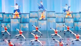 日月谭天丨春晚机器人科技秀正在改变台湾社会三个认知