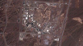 伊朗称纳坦兹核设施遭美以两次袭击