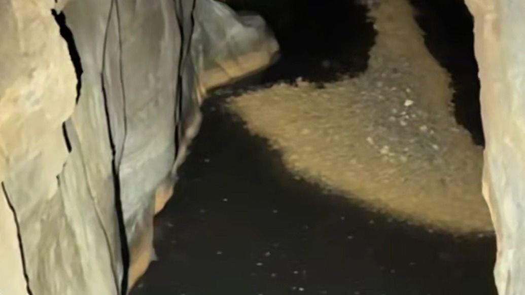 重慶奉節(jié)縣通報(bào)溶洞水體異常：污染源為周邊養(yǎng)殖場，已組織210余人處置