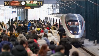 截至今日9时，铁路12306累计发售春运期间火车票4.29亿张