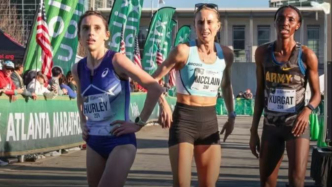 官方引导车带错路！美国半程马拉松女子前三名集体无缘领奖台