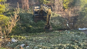昆明空港物流园附近被倾倒生活垃圾，环保部门：累计清理10.7吨废弃物