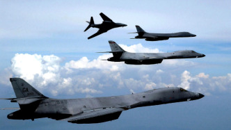 美军出动轰炸机袭击伊朗，美官员称打击行动将“显著升级”