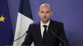 法国外长：“阵风”战斗机已在阿联酋法军基地上空执飞