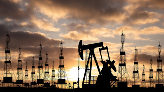 A股油气板块上演罕见大涨行情，“三桶油”齐发股价异动公告