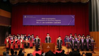 著名演员许冠文获香港中文大学荣誉社会科学博士学位