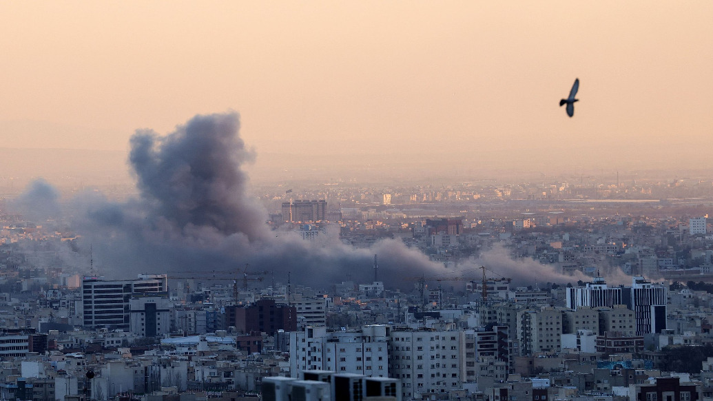 美以对伊发动军事打击，人民日报寰宇平：世界不能退回“丛林时代”