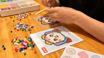 年銷破億，一顆塑料豆為何讓年輕人“沉迷”？