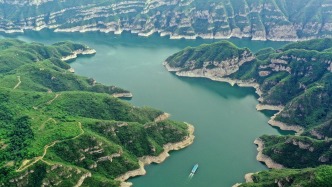 我国为何要制定一部专门的生态环境法典？娄勤俭回应