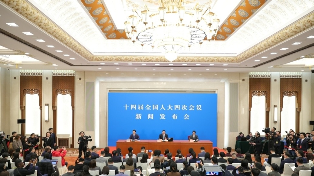 婁勤儉：2025年是國產(chǎn)人形機器人產(chǎn)業(yè)實現(xiàn)技術(shù)突破與場景落地雙重跨越的關(guān)鍵一年