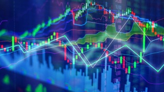 A股三大股指震荡收跌：电力设备涨幅居前，黄金、油气行业回调