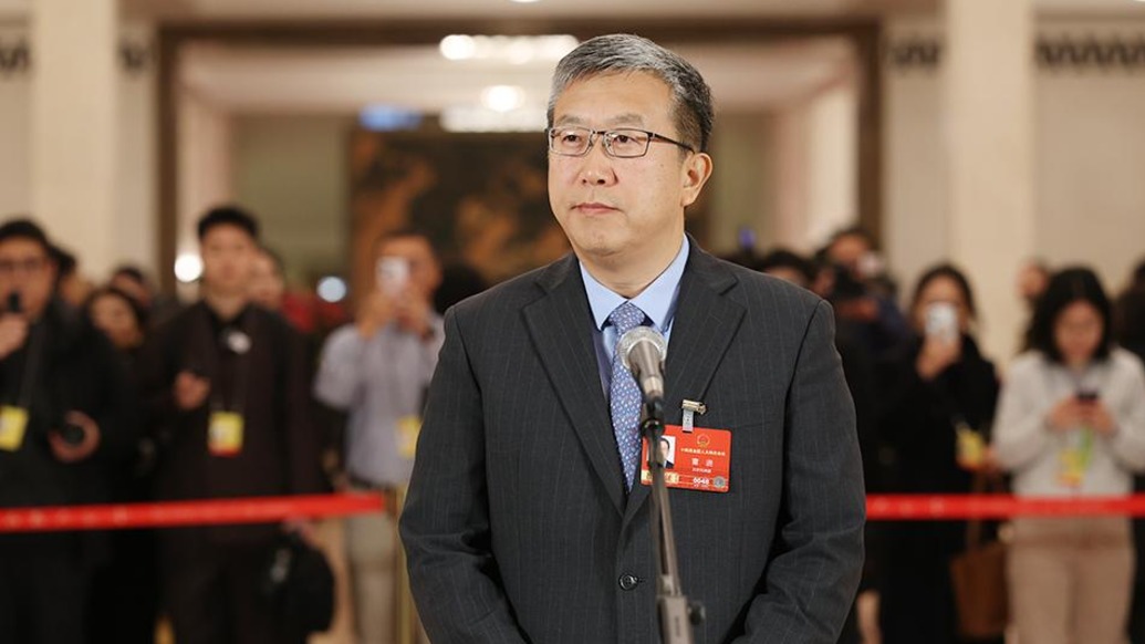 直擊兩會丨董進代表談區(qū)塊鏈研發(fā)：讓我國數(shù)字基礎設施擁有“中國芯”