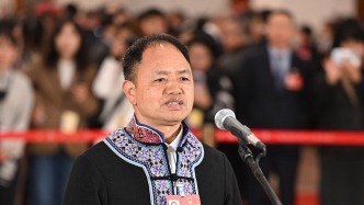 直擊兩會(huì)丨40余年堅(jiān)守講臺(tái)照亮“麻風(fēng)村”，農(nóng)加貴代表：一師一校一輩子