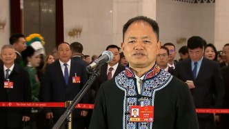 农加贵代表：学生说假如老师不再坚守，我们就永远走不出大山