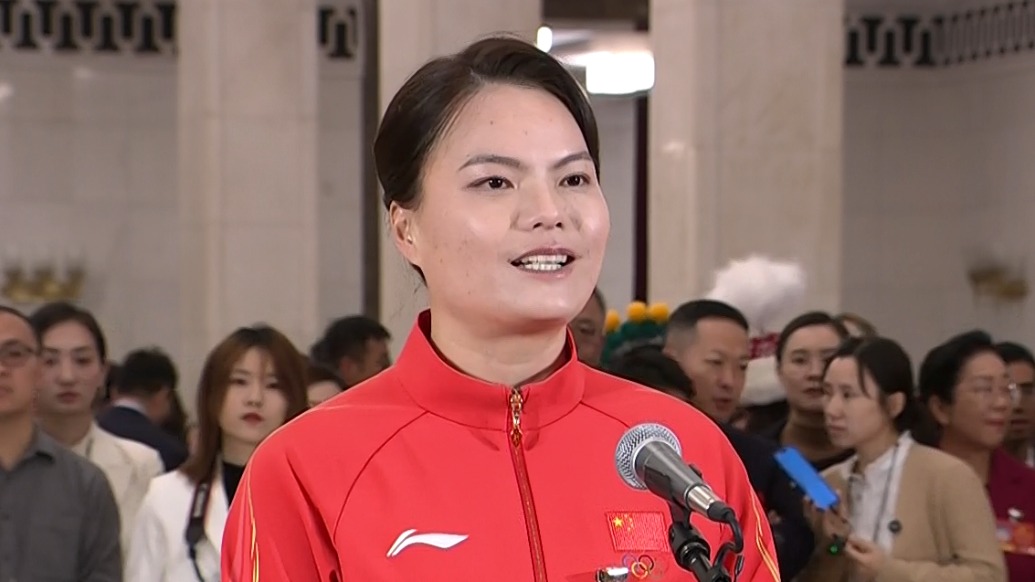 直击两会丨退役后复出两夺奥运金牌！徐诗晓代表：祖国强大给予我们底气