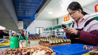 “十五五”規(guī)劃綱要草案提出科學(xué)有序推進(jìn)農(nóng)業(yè)轉(zhuǎn)移人口市民化