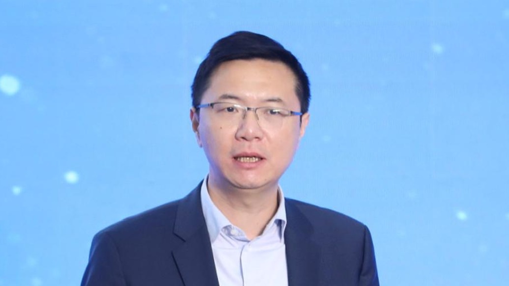 小浪花跑兩會丨金銀價格持續(xù)波動，田軒建議投資者：不要把所有雞蛋放在一個籃子里