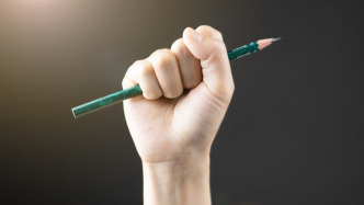 马上评｜放宽就地中考条件，公平推动人口市民化