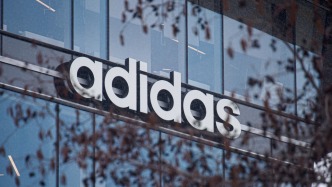 阿迪达斯去年净利增超七成：中国市场季度营收11连增，CEO称对中国信心最强