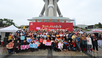 公益市集開啟，“AI小老師”上崗……學雷鋒日滬上活動形式多樣