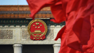 解放軍和武警部隊(duì)代表團(tuán)分組審議政府工作報(bào)告