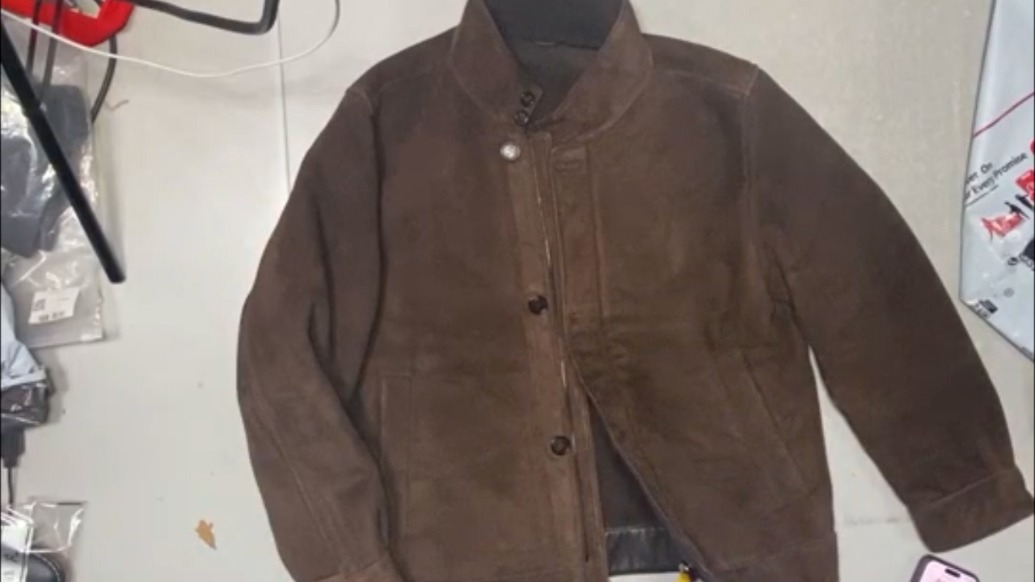 315｜網(wǎng)購(gòu)3980元皮衣試穿不滿意當(dāng)日退貨，商家因“出現(xiàn)褶皺”拒絕