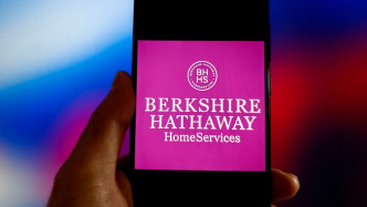 伯克希尔自2024年以来首次开启回购，“股神”巴菲特接班人增持1500万美元