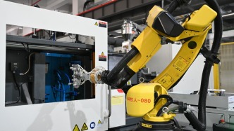 人民日报评论员：在推动经济向新向优中实干担当