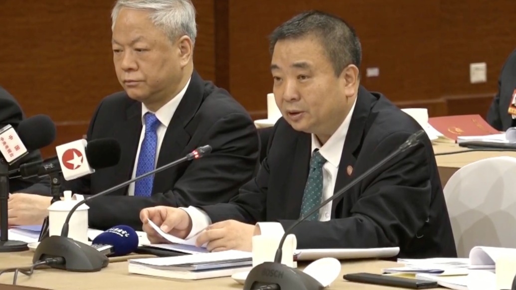 金力代表:復(fù)旦將建設(shè)基礎(chǔ)研究特區(qū),支持科學(xué)家開展十年以上長周期研究