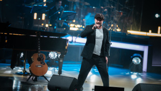 阿尔菲·博伊：因为一部烂剧，我才与《悲惨世界》结缘