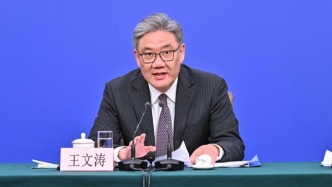 经济主题记者会｜商务部：我国消费市场规模稳居全球第二，以购买力平价换算已是第一