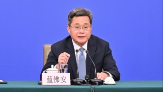 经济主题记者会｜蓝佛安谈消费贷款贴息：只要实实在在地消费了，财政都给一个百分点的贷款贴息