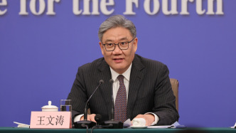 商务部部长：将推动医疗、健康等优质生活性服务进口
