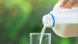 君樂寶董事長魏立華：建議通過“分步走”推動學生奶計劃走向普惠