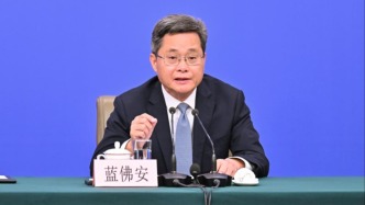 财政部部长蓝佛安：中央本级“三公”经费压减7%以上